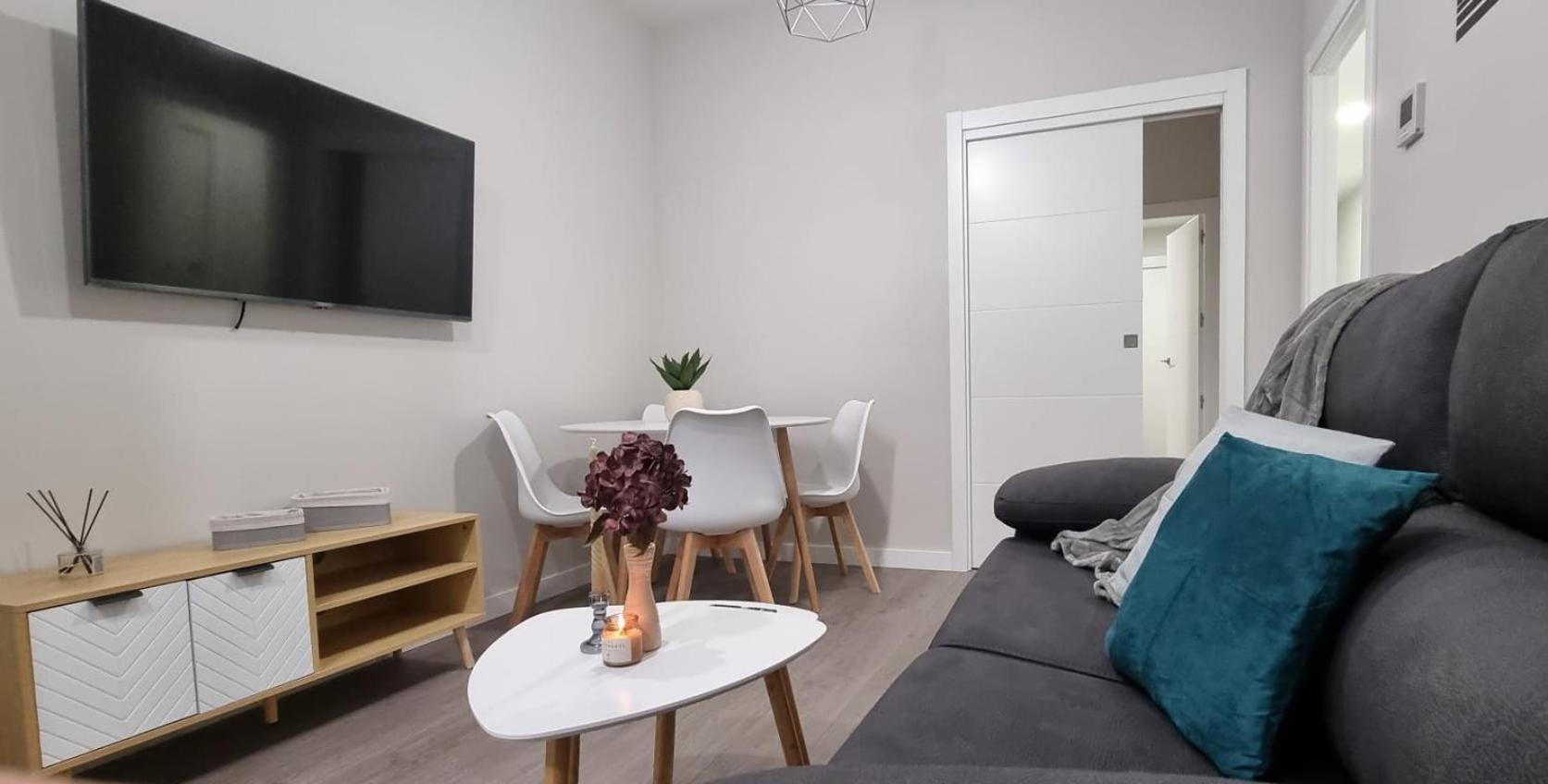 Torrejon Suites Torrejón de Ardoz Eksteriør bilde